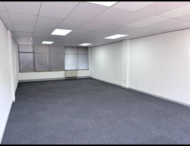 70M² OFFICE TO LET IN VORNA VALLEY